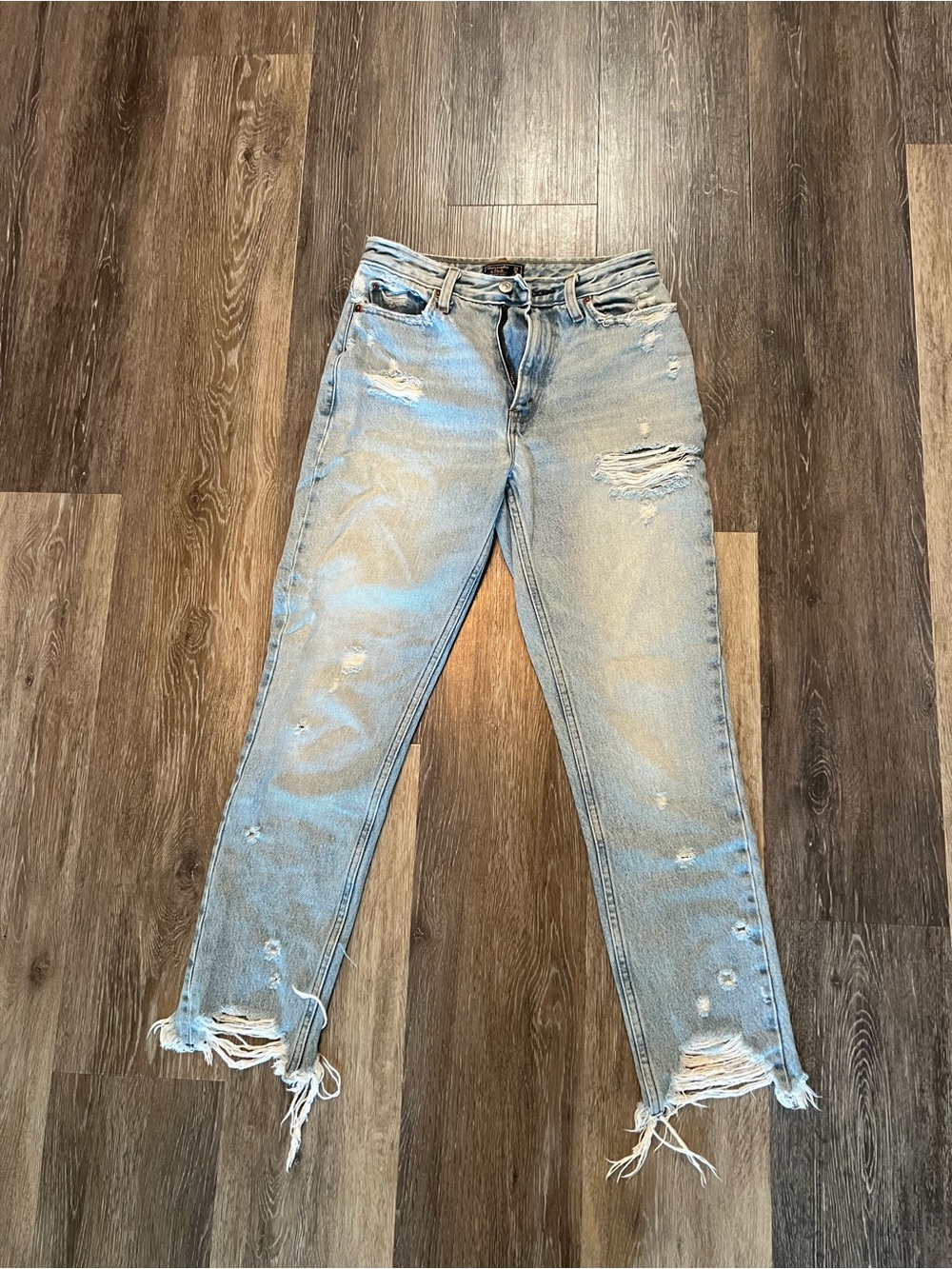 Abercrombie & Fitch Mom Jean